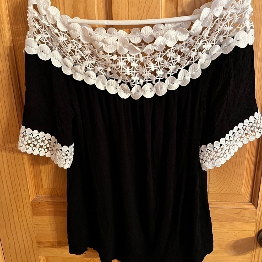 INC International Concepts Black White Lace Battenberg Off Shoulder Blouse XS